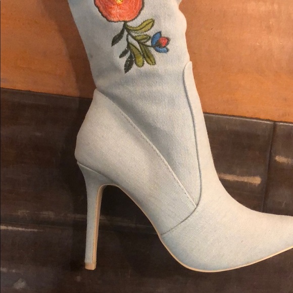 Over the knee boots - Picture 2 of 4